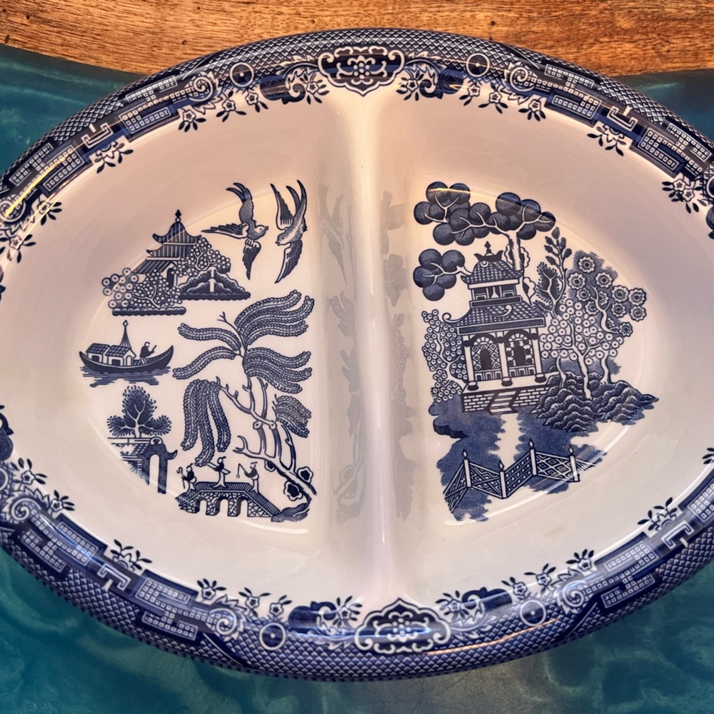 Blue willow appetizer dish
